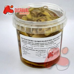 Gilda huevo de codorniz, pimiento cherry, queso, piparra y manzanilla